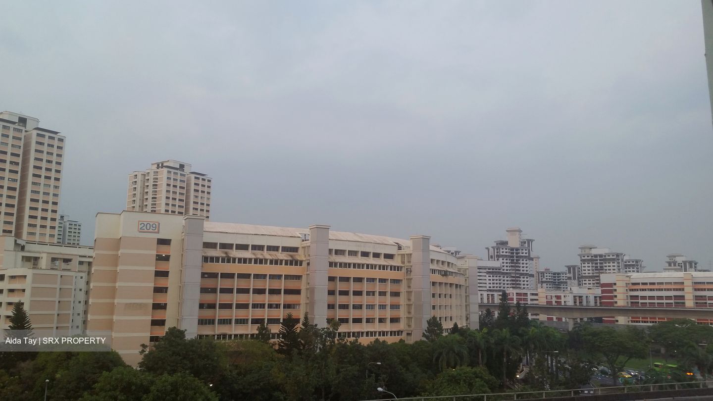 Jurong East Avenue 1 (Jurong East),  #607339881